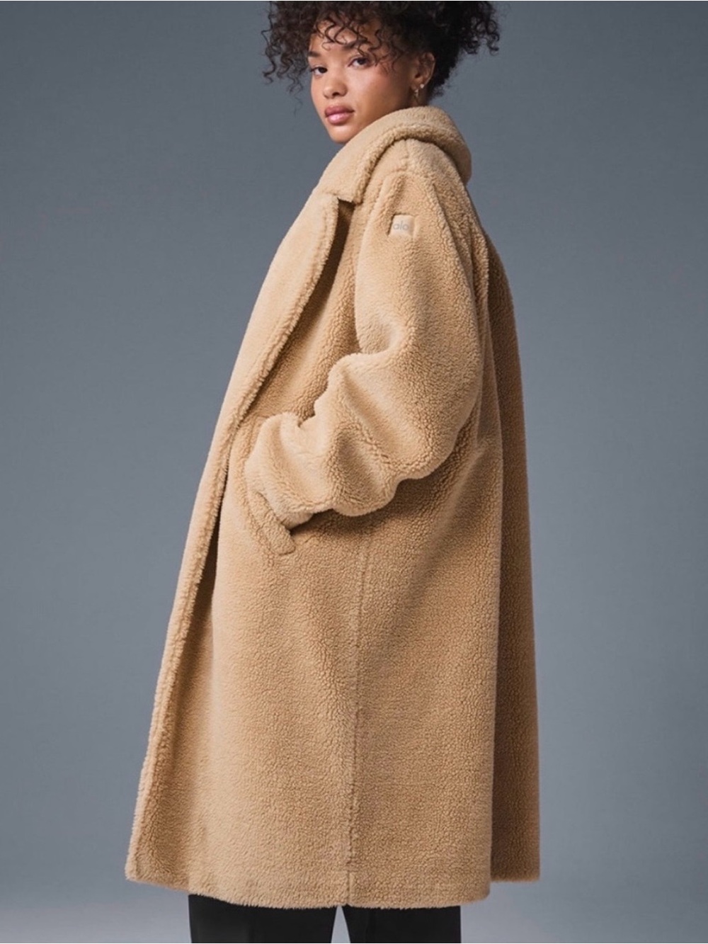 ALO YOGA Oversized Sherpa Long Trench style Coat Teddy Camel Medium